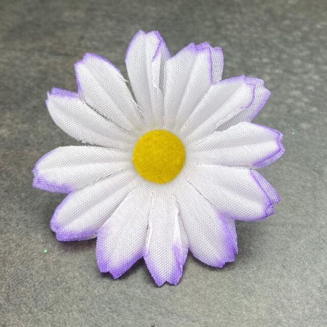 Pieni päivänkakkara tekokukkapää, vaaleanvioletti
