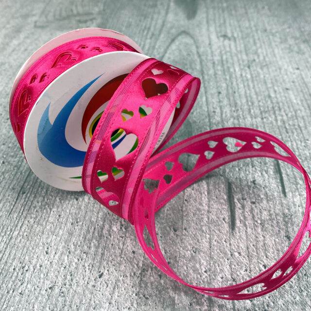Koristenauha sydänkuvio pinkki 2,7m
