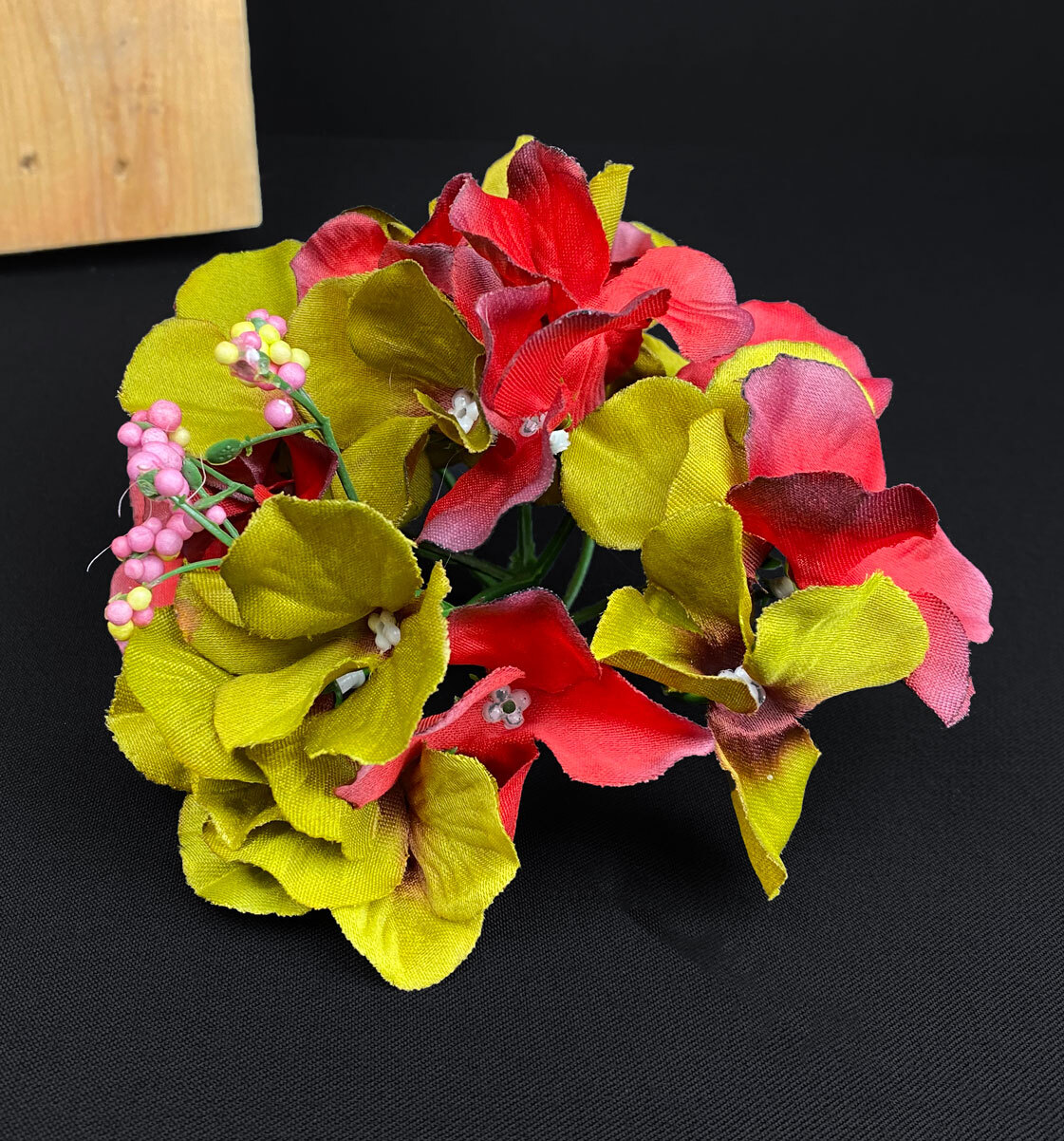 Hortensia tekokukkapää, punainen/vihreä