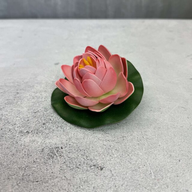 Pieni lumpeenkukka tekokukka, rosa