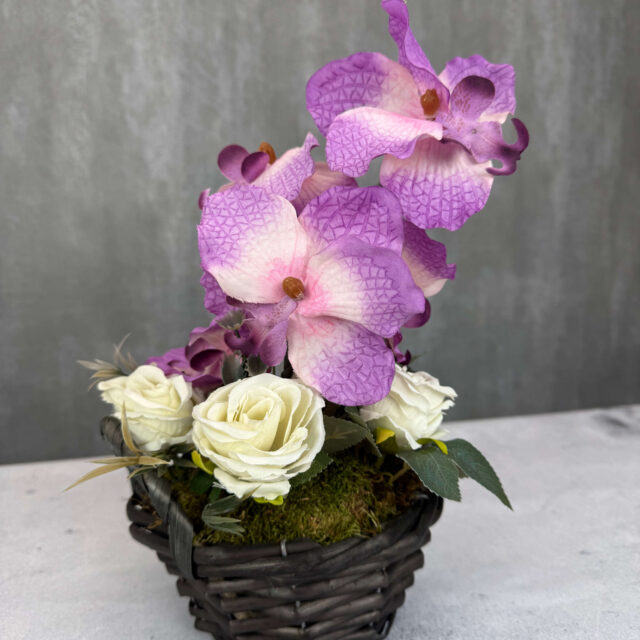 Orkidea tekokukka ruukussa, violetti