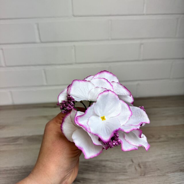 Hortensia kestokukkapää, valkoinen/viininpunainen