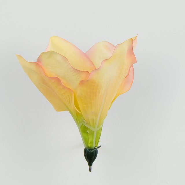 Vaaleanpunainen-keltainen satiininen amaryllis-tekokukan kukkapää