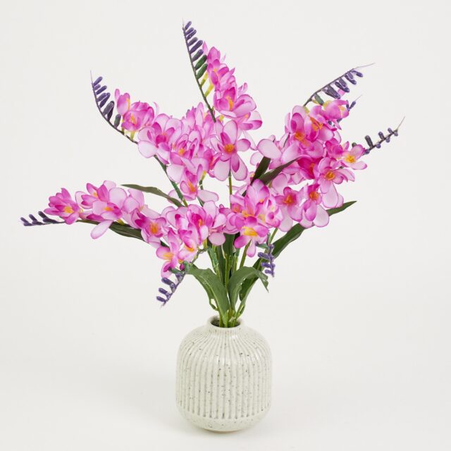 Violetti reunallinen freesia-tekokukkakimppu