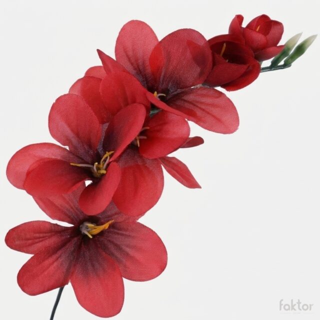 Punainen freesia-tekokukan kukkapää