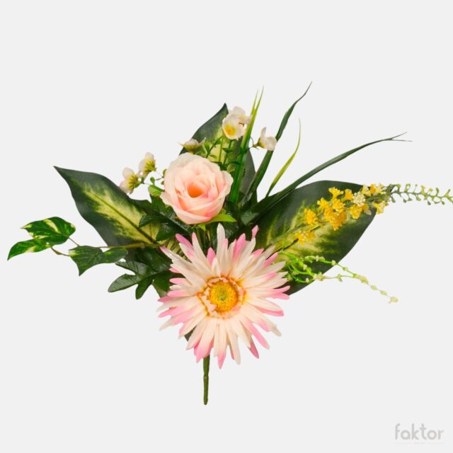 Kerma–vaaleanpunainen gerbera- ja ruusutekokukkakimppu