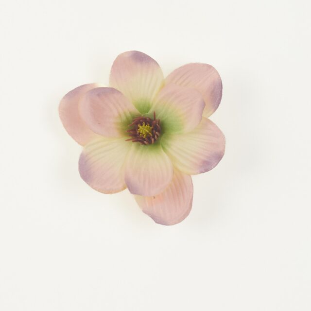 Vaaleanpunainen magnolia-tekokukan pää