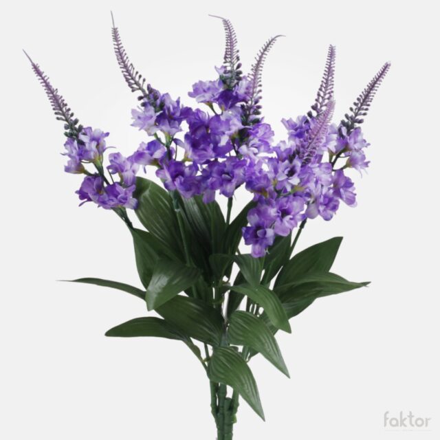 Violetti delphinium-tekokukkakimppu