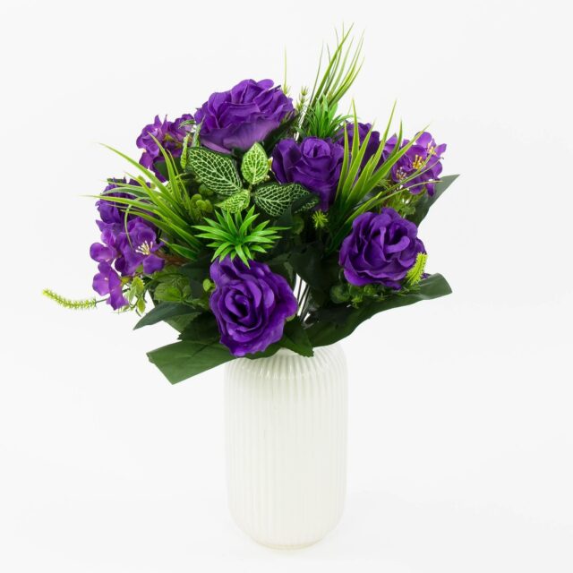 Violetti tekoruusukimppu 18 ruusulla