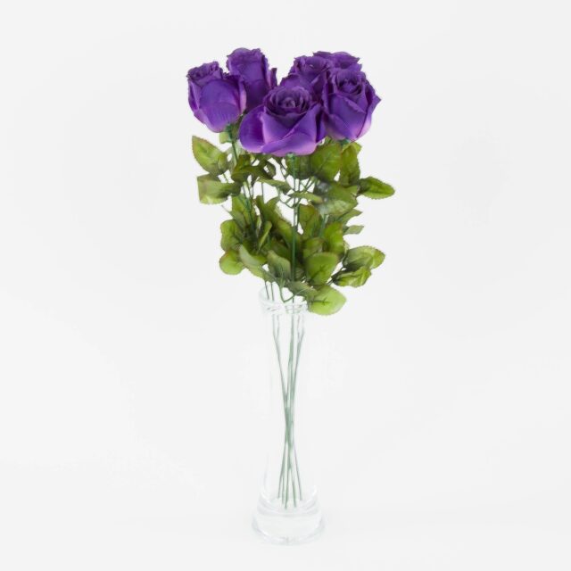 Violetti tekoruusun oksa