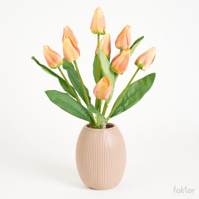 Korallinvärinen tekotulppaanikimppu, 9 kukintoa