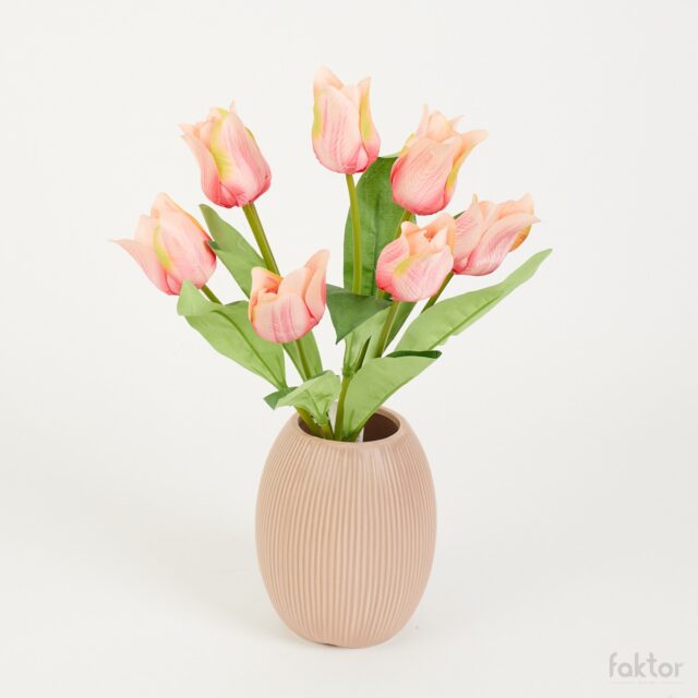 Korallinvärinen tekotulppaanikimppu, 9 kukkapäätä