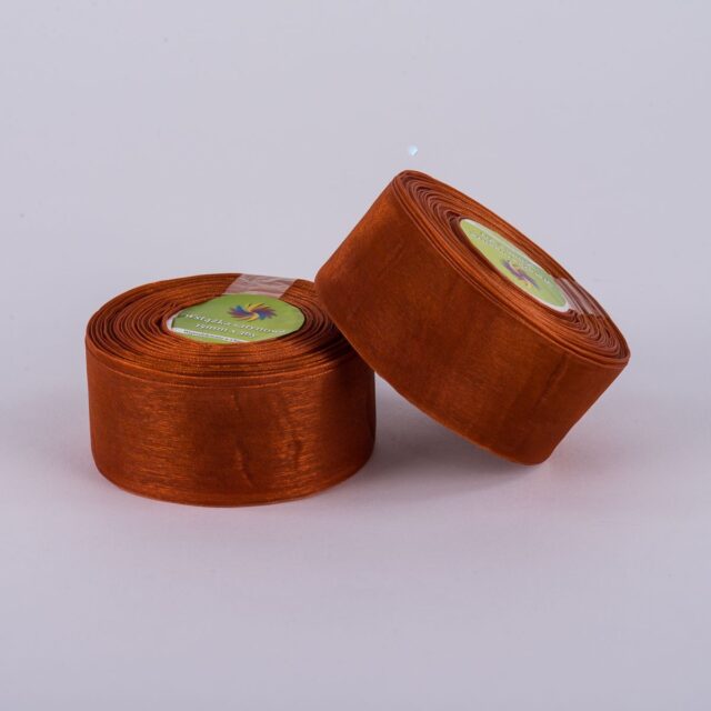 Kuparinvärinen organza-nauha