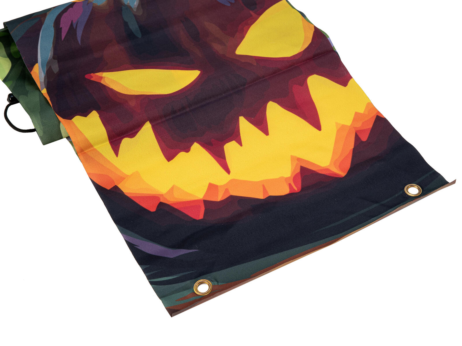 Kaksi kummitusmetsäaiheista Halloween-koristebanneria kurpitsakuvioilla