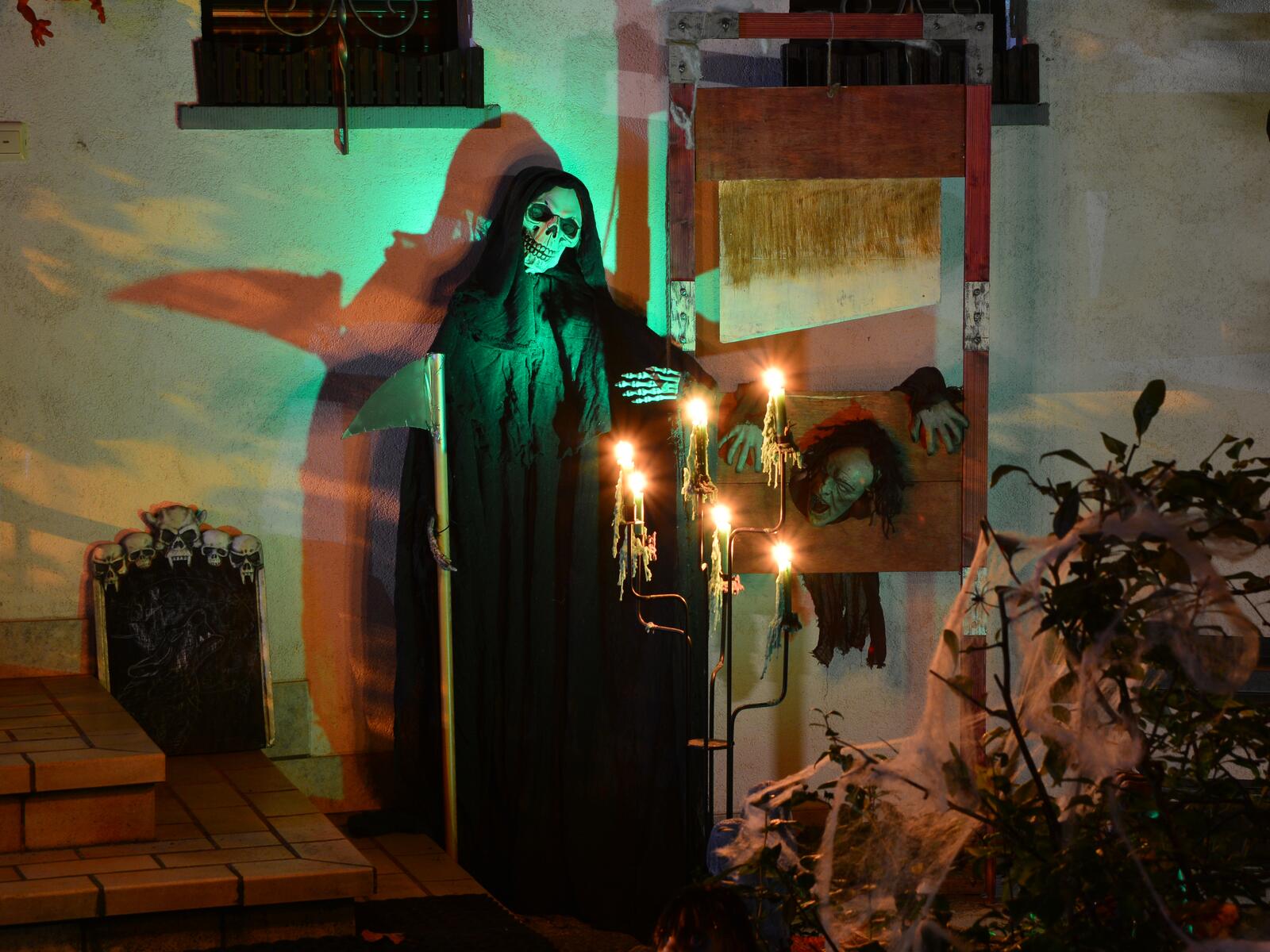 Valkoinen hämähäkinverkko 50 g Halloween-koristeluun