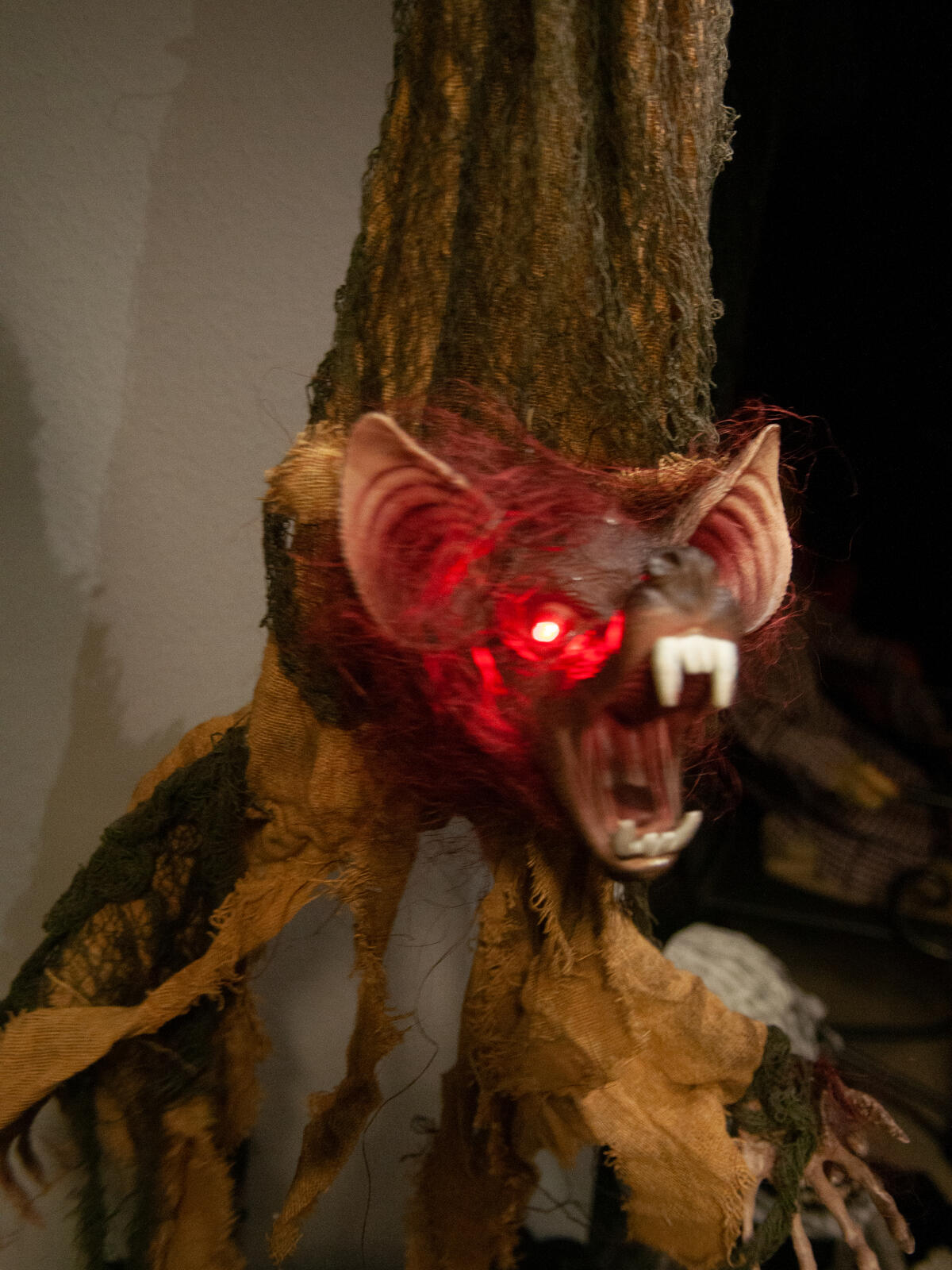 Riippuva animoitu Halloween-lepakkohahmo 95 cm