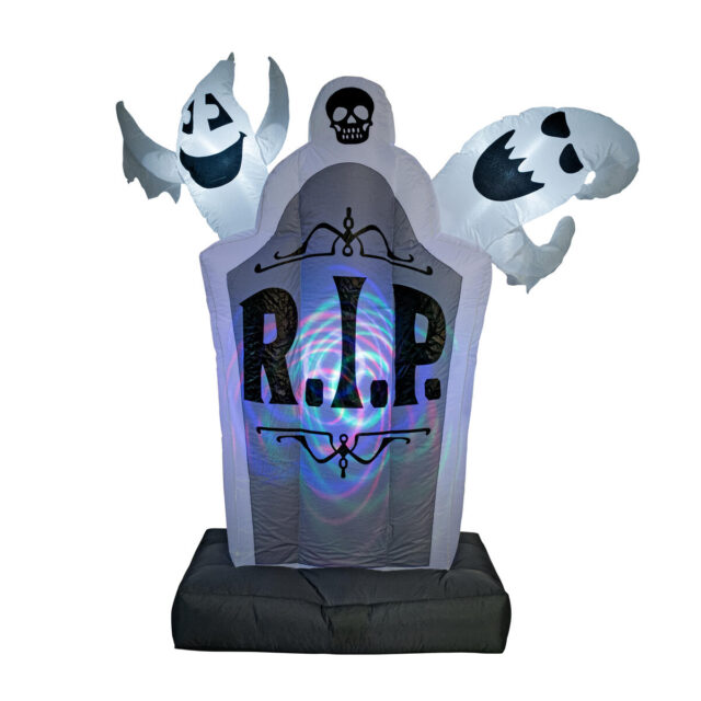 Itsestään täyttyvä Halloween-hautakivi kahdella valaistulla aaveella