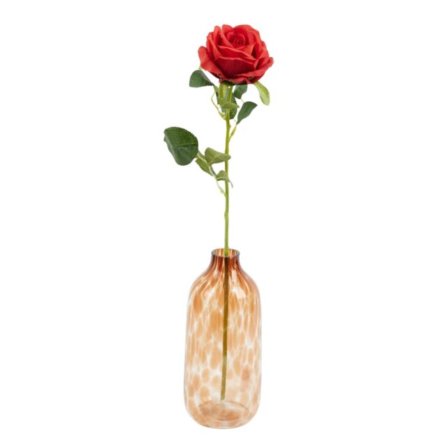 Punainen tekoruusun oksa lehdillä